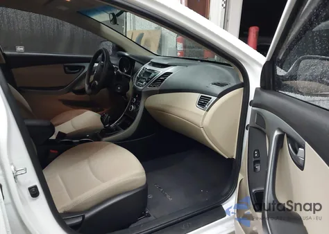 2016 Hyundai Elantra Se z USA, uszkodzony, nr VIN 5NPDH4AE7GH737737